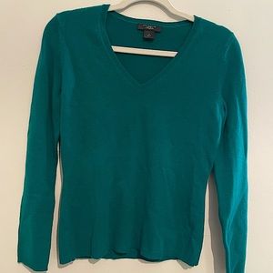 Ann Taylor 100% Cashmere V- Neck Sweater. Size Medium, Teal Color